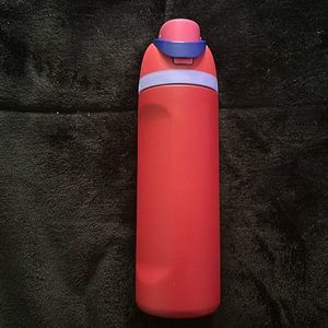 Owala Freesip 24oz “Pomegranate Parade”